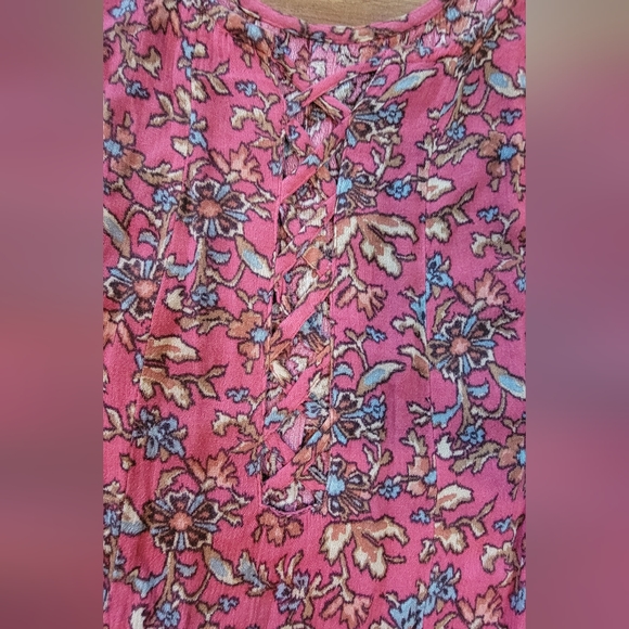 American Eagle Flower Lace Tank Top Size Medium - Picture 9 of 9